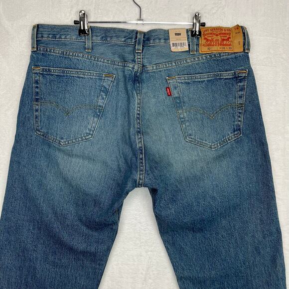Levi's 501‎ Jeans Men’s 38x30 NWT Original Fit Button Fly Light Blue Denim - Picture 3 of 11